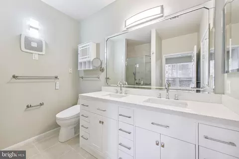 Bath - 1530 Spring Gate Dr #9214, Mclean, VA 22102 photo 1 of 3