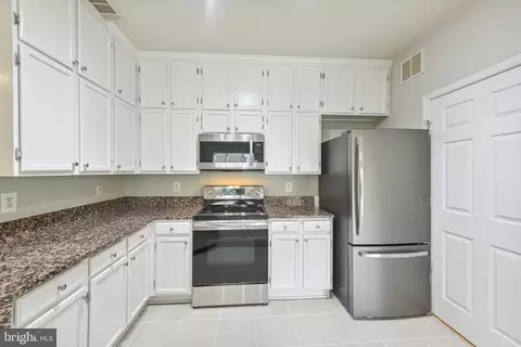 Kitchen - 1530 Spring Gate Dr #9214, Mclean, VA 22102 photo 2 of 3