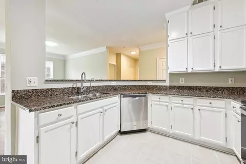Kitchen - 1530 Spring Gate Dr #9214, Mclean, VA 22102 photo 3 of 3