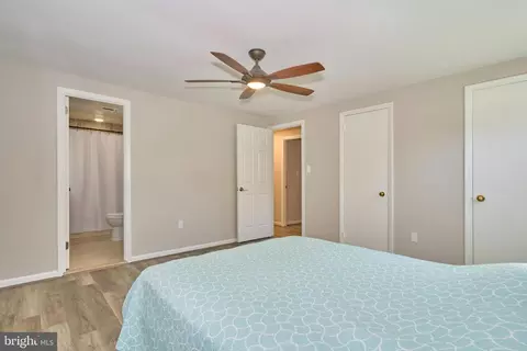 Bedroom - 7916 Orange Plank Rd, Springfield, VA 22153 photo 3 of 9