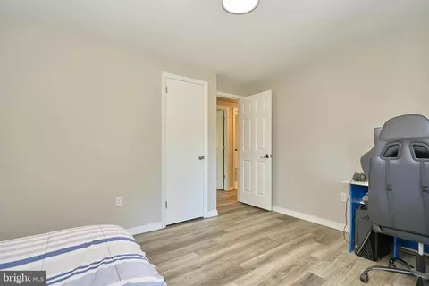 Bedroom - 7916 Orange Plank Rd, Springfield, VA 22153 photo 5 of 9