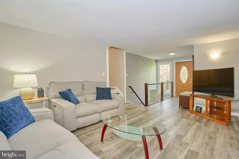 Living - 7916 Orange Plank Rd, Springfield, VA 22153 photo 1 of 6