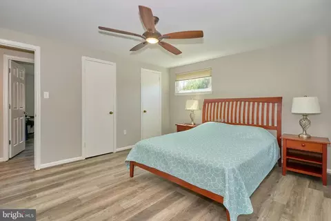 Bedroom - 7916 Orange Plank Rd, Springfield, VA 22153 photo 2 of 9