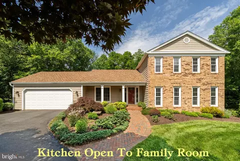 9834 Fosbak Dr, Vienna, VA 22182