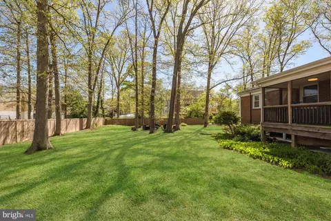 Exterior - 7208 Wesley Rd, Springfield, VA 22150 photo 6 of 11