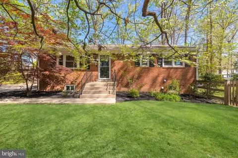 7208 Wesley Rd, Springfield, VA 22150