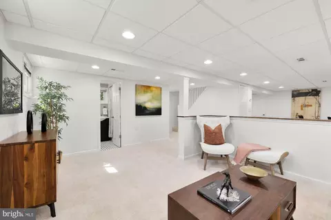 Living - 7208 Wesley Rd, Springfield, VA 22150 photo 9 of 12