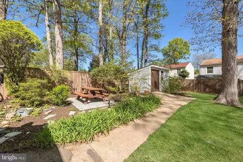 Exterior - 7208 Wesley Rd, Springfield, VA 22150 photo 5 of 11