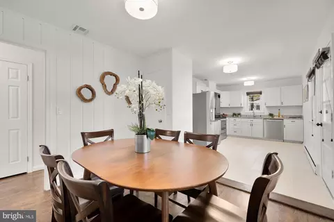 Dining - 7208 Wesley Rd, Springfield, VA 22150 photo 2 of 5