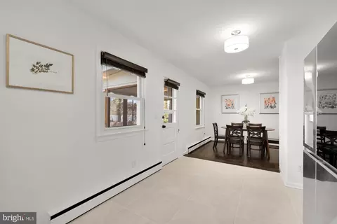Entry Way - 7208 Wesley Rd, Springfield, VA 22150 photo 1 of 2