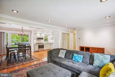 Living - 5503 Atlee Pl, Springfield, VA 22151 photo 3 of 6