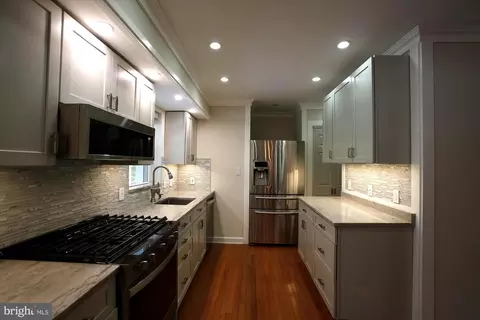 Kitchen - 5503 Atlee Pl, Springfield, VA 22151 photo 2 of 5