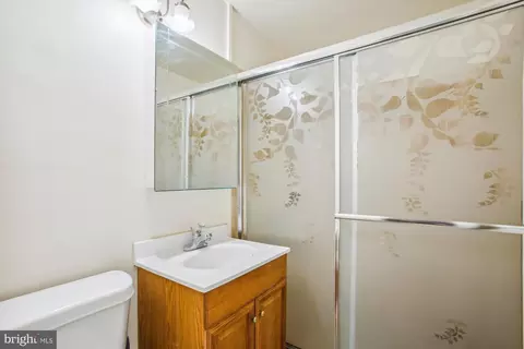 Bath - 5503 Atlee Pl, Springfield, VA 22151 photo 3 of 4