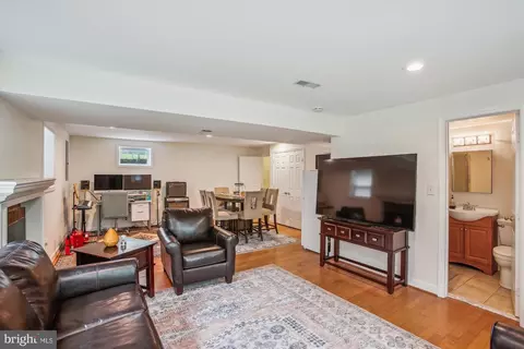 Living - 5503 Atlee Pl, Springfield, VA 22151 photo 5 of 6