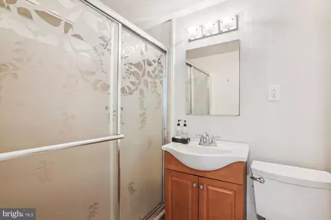 Bath - 5503 Atlee Pl, Springfield, VA 22151 photo 4 of 4