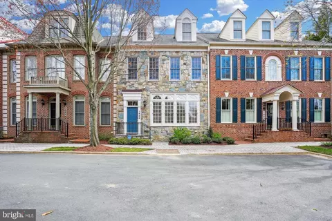 1444 Harvest Crossing Dr, Mclean, VA 22101