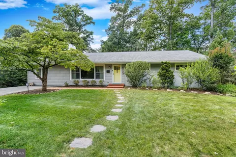 6123 Beachway Dr, Falls Church, VA 22041