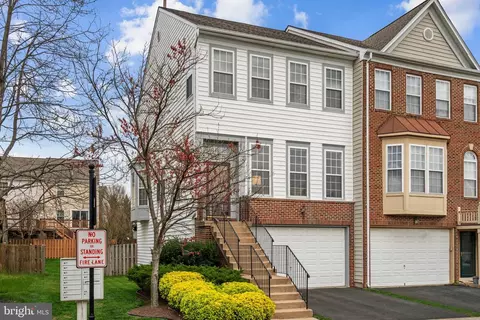 6813 Oregano Ln, Alexandria, VA 22310