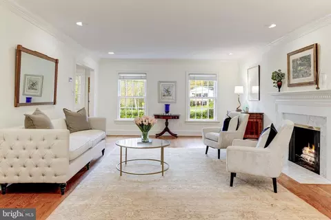 Living - 8509 Brook Rd, Mclean, VA 22102 photo 5 of 16