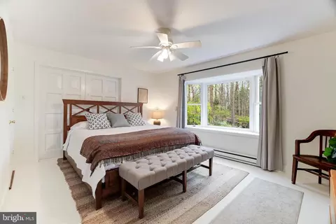 Bedroom - 8509 Brook Rd, Mclean, VA 22102 photo 8 of 8