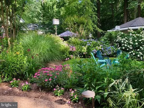 Exterior - 8509 Brook Rd, Mclean, VA 22102 photo 19 of 22