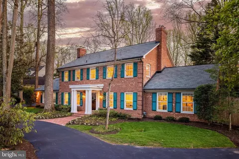 Exterior - 8509 Brook Rd, Mclean, VA 22102 photo 22 of 22