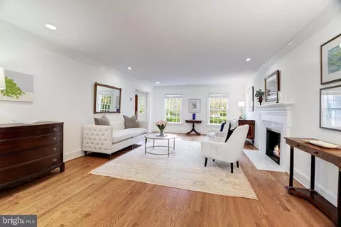 Living - 8509 Brook Rd, Mclean, VA 22102 photo 6 of 16