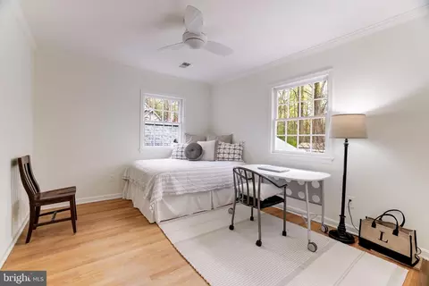 Bedroom - 8509 Brook Rd, Mclean, VA 22102 photo 6 of 8