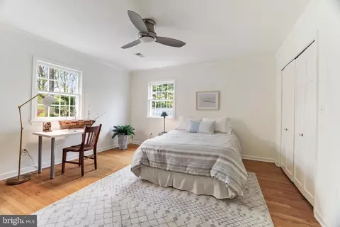 Bedroom - 8509 Brook Rd, Mclean, VA 22102 photo 5 of 8