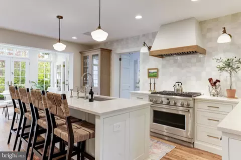 Kitchen - 8509 Brook Rd, Mclean, VA 22102 photo 6 of 14