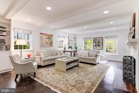 Living - 8509 Brook Rd, Mclean, VA 22102 photo 7 of 16