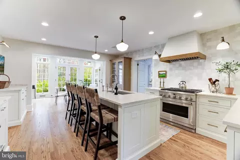 Kitchen - 8509 Brook Rd, Mclean, VA 22102 photo 7 of 14