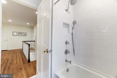Bath - 8509 Brook Rd, Mclean, VA 22102 photo 6 of 7