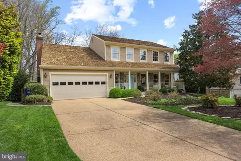 5902 Colfax Ave, Alexandria, VA 22311