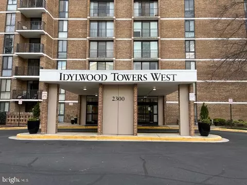 2300 Pimmit Dr #603, Falls Church, VA 22043