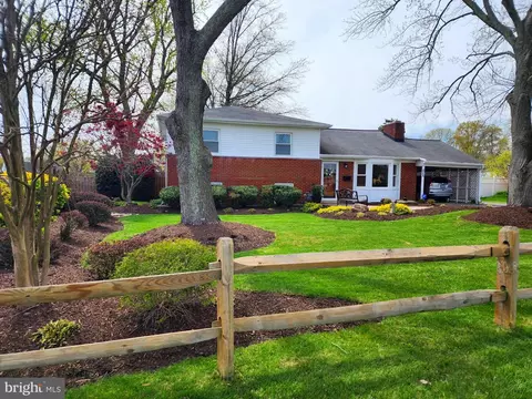 6714 Lenclair St, Alexandria, VA 22306