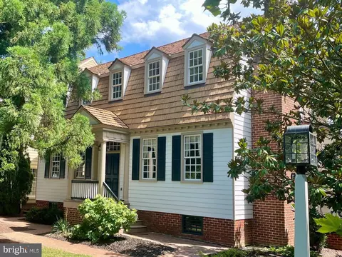 9854 Palace Green Way, Vienna, VA 22181