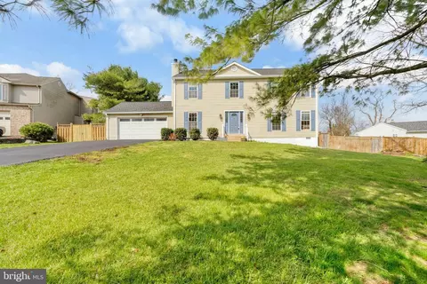 12245 Parkstream Ter, Herndon, VA 20170