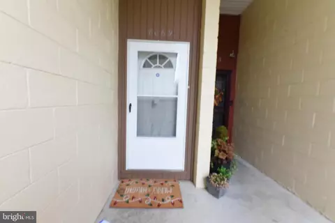 8069 Pantano Pl #9, Alexandria, VA 22309