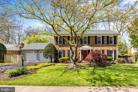 4332 Ashford Ln, Fairfax, VA 22032