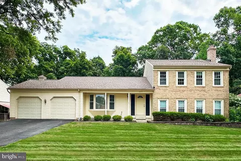 1623 Winterwood Pl, Herndon, VA 20170