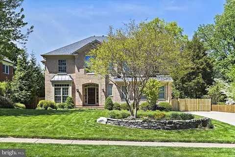 1714 Strine Dr, Mclean, VA 22101