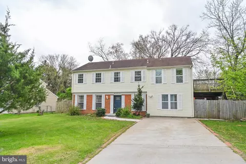 823 Mosby Hollow Dr, Herndon, VA 20170
