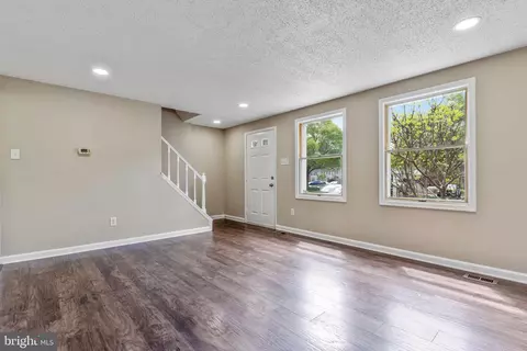 Living - 8658 Hickory Ridge Ct, Springfield, VA 22153 photo 2 of 2