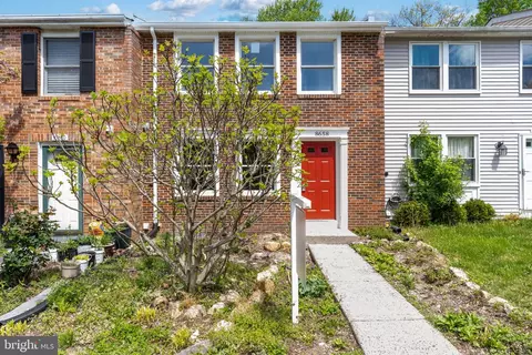 Exterior - 8658 Hickory Ridge Ct, Springfield, VA 22153 photo 2 of 8