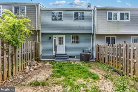 Exterior - 8658 Hickory Ridge Ct, Springfield, VA 22153 photo 8 of 8