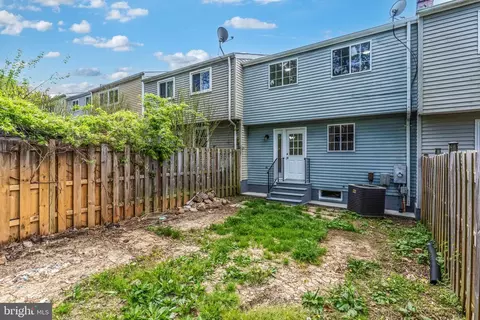 Exterior - 8658 Hickory Ridge Ct, Springfield, VA 22153 photo 7 of 8