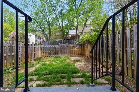 Exterior - 8658 Hickory Ridge Ct, Springfield, VA 22153 photo 4 of 8
