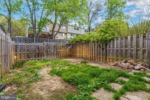 Exterior - 8658 Hickory Ridge Ct, Springfield, VA 22153 photo 5 of 8