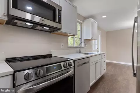 Kitchen - 8658 Hickory Ridge Ct, Springfield, VA 22153 photo 2 of 3